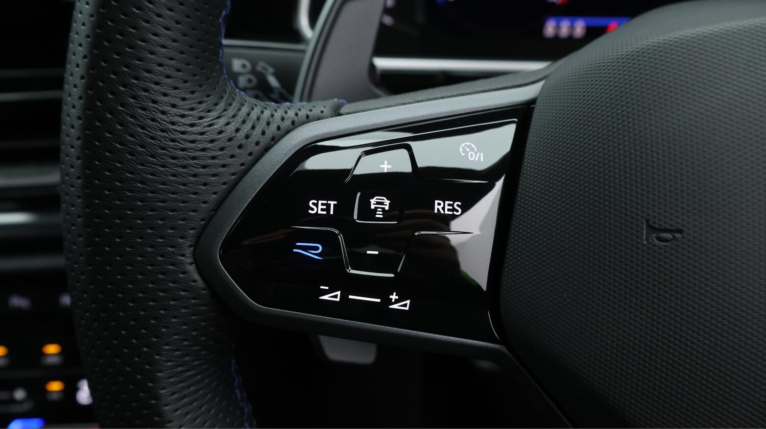 Used Volkswagen T-Roc 2023 for sale - 76247663: Photo 23