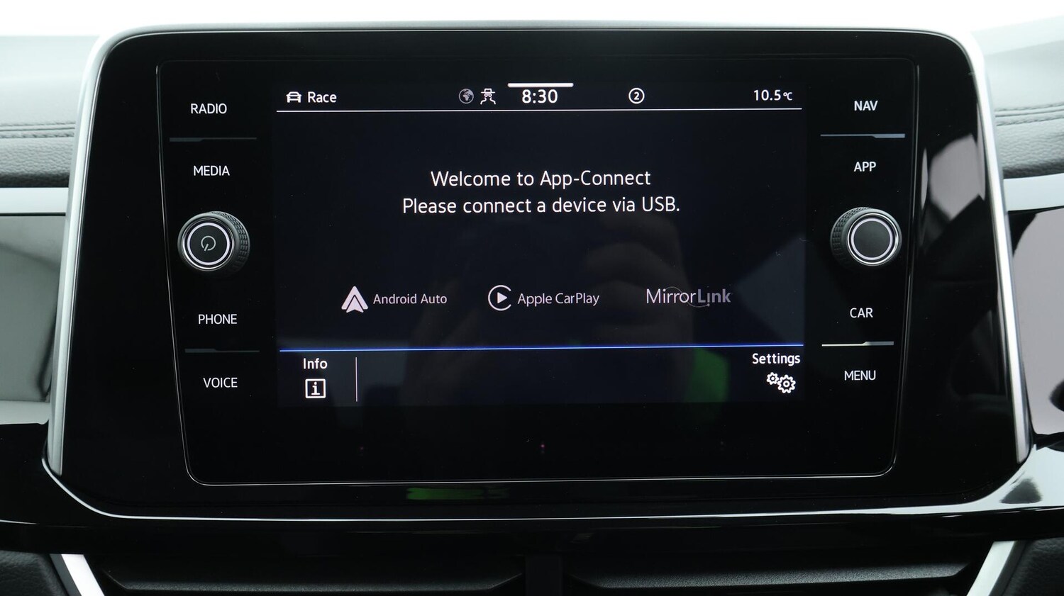 Used Volkswagen T-Roc 2023 for sale - 76247663: Photo 26