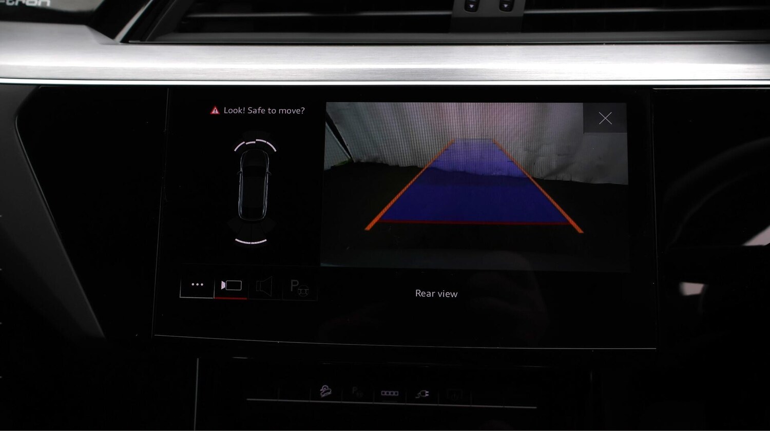 Used Audi e-tron 2022 for sale - 76633520: Photo 27