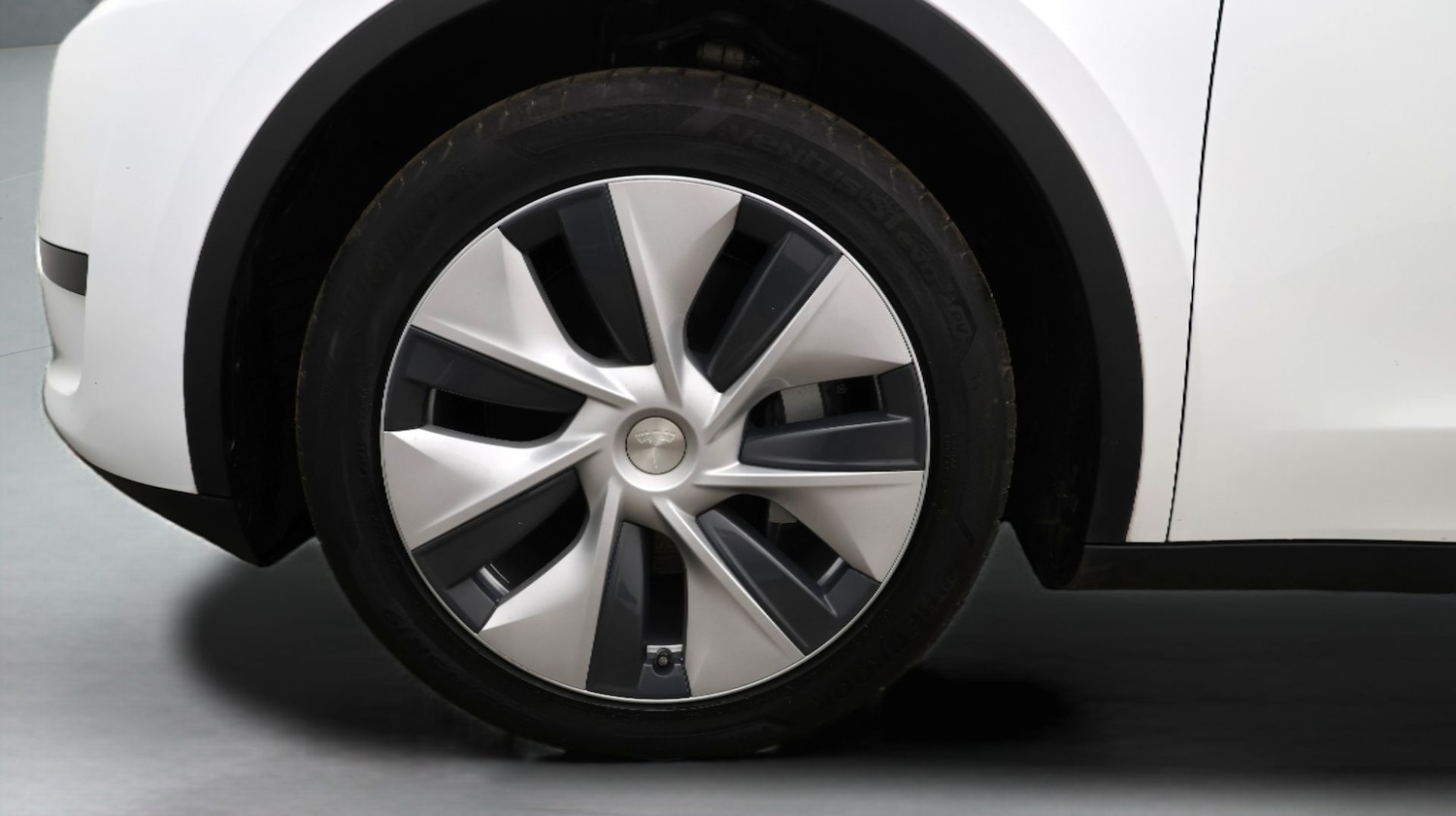 Used Tesla Model Y 2023 for sale - 77460118: Photo 18