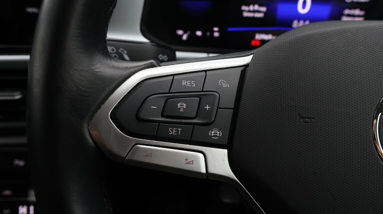 Used Volkswagen T-Roc 2023 for sale - 77570491: Photo 22