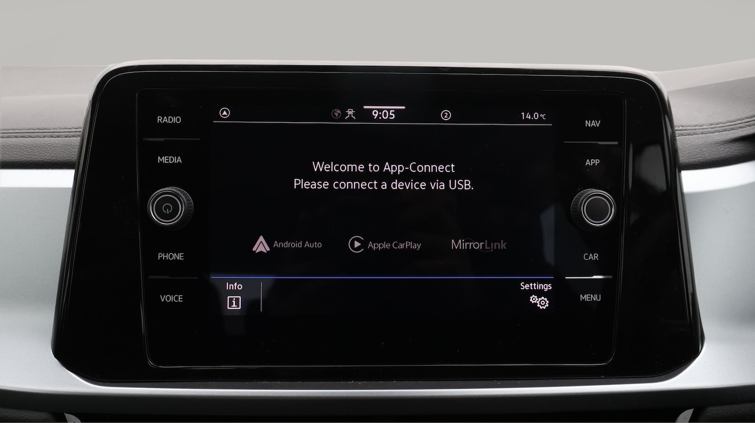 Used Volkswagen T-Roc 2023 for sale - 77570491: Photo 25