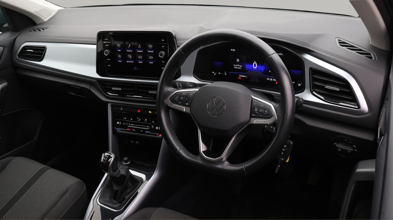 Used Volkswagen T-Roc 2023 for sale - 77570491: Photo 9