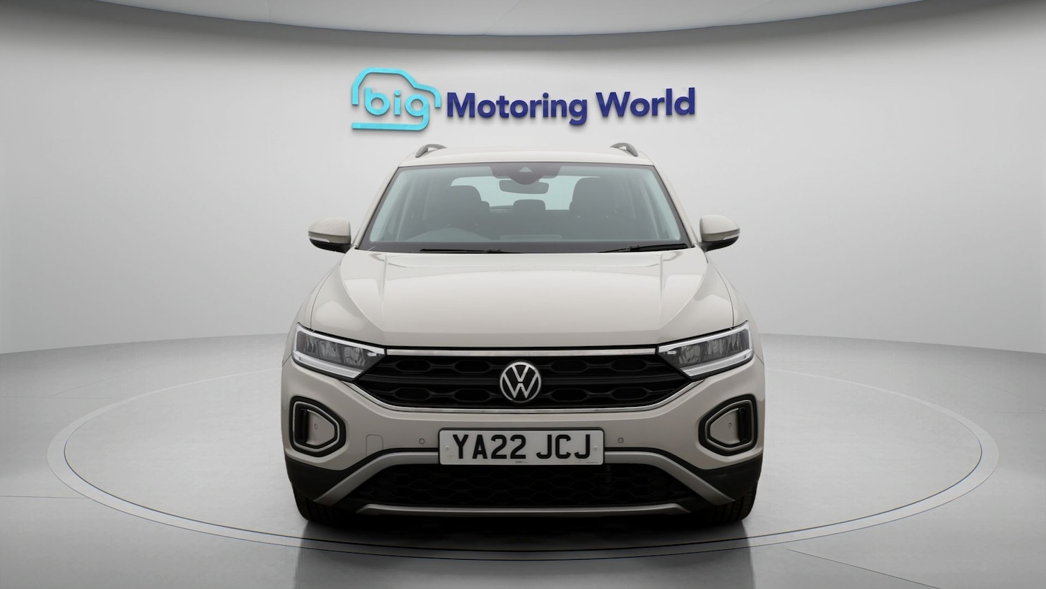 Used Volkswagen T-Roc 2022 for sale - 77210947: Photo 2