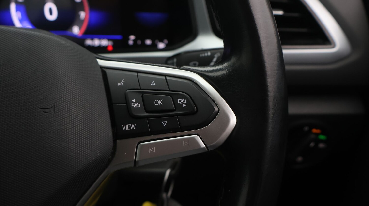 Used Volkswagen T-Roc 2022 for sale - 77210947: Photo 23