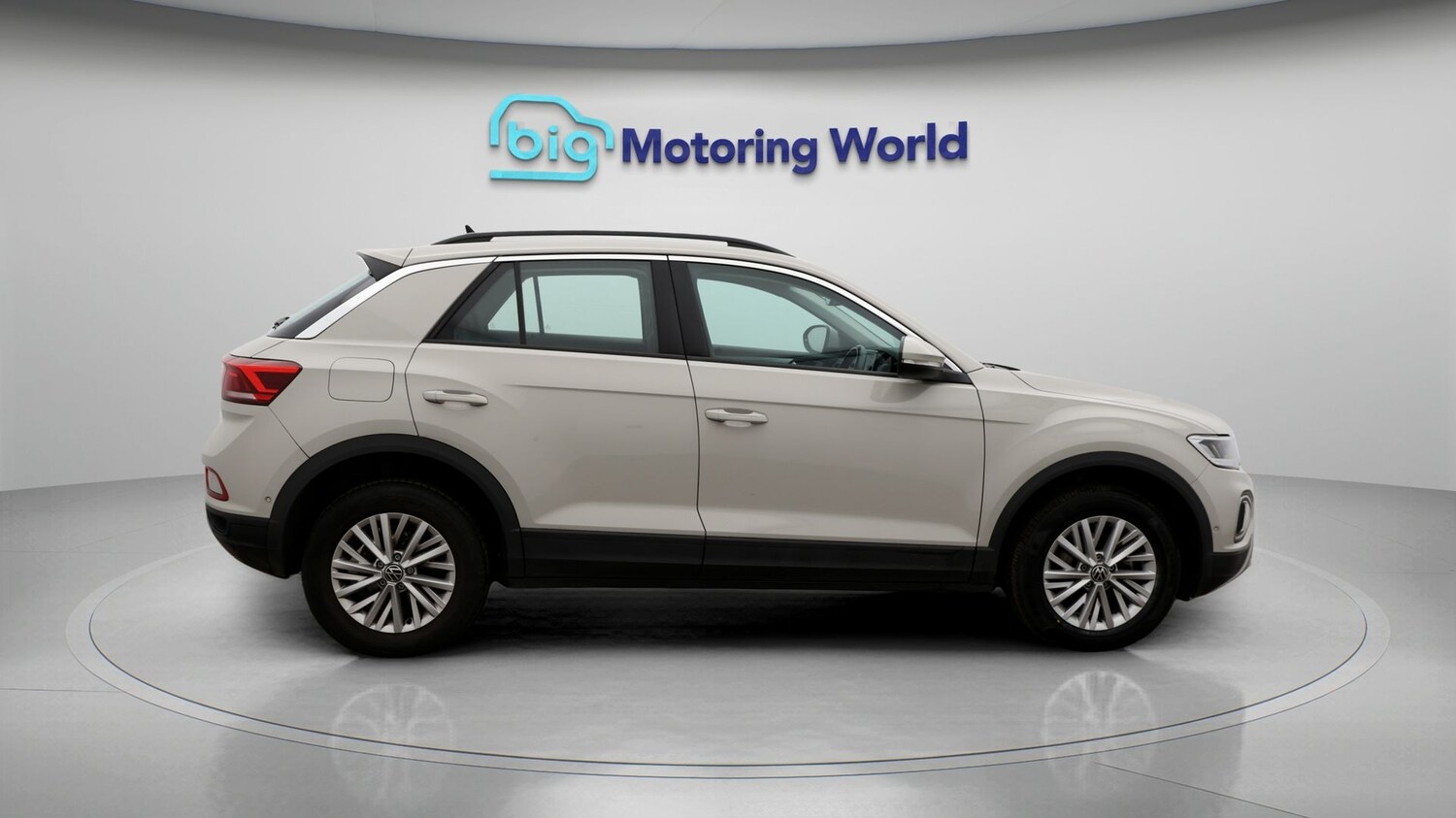 Used Volkswagen T-Roc 2022 for sale - 77210947: Photo 8