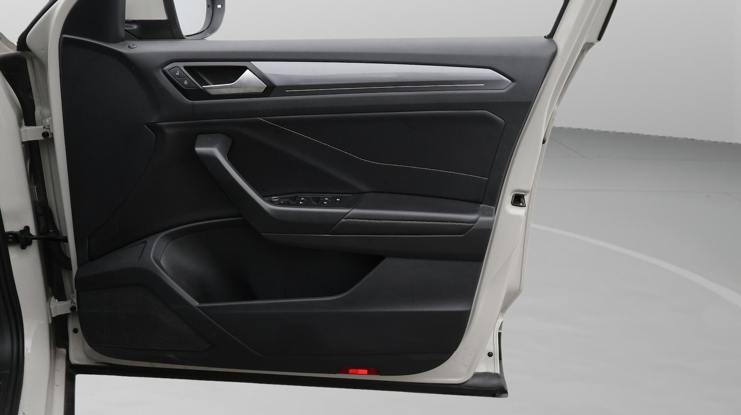 Used Volkswagen T-Roc 2023 for sale - 76247003: Photo 16