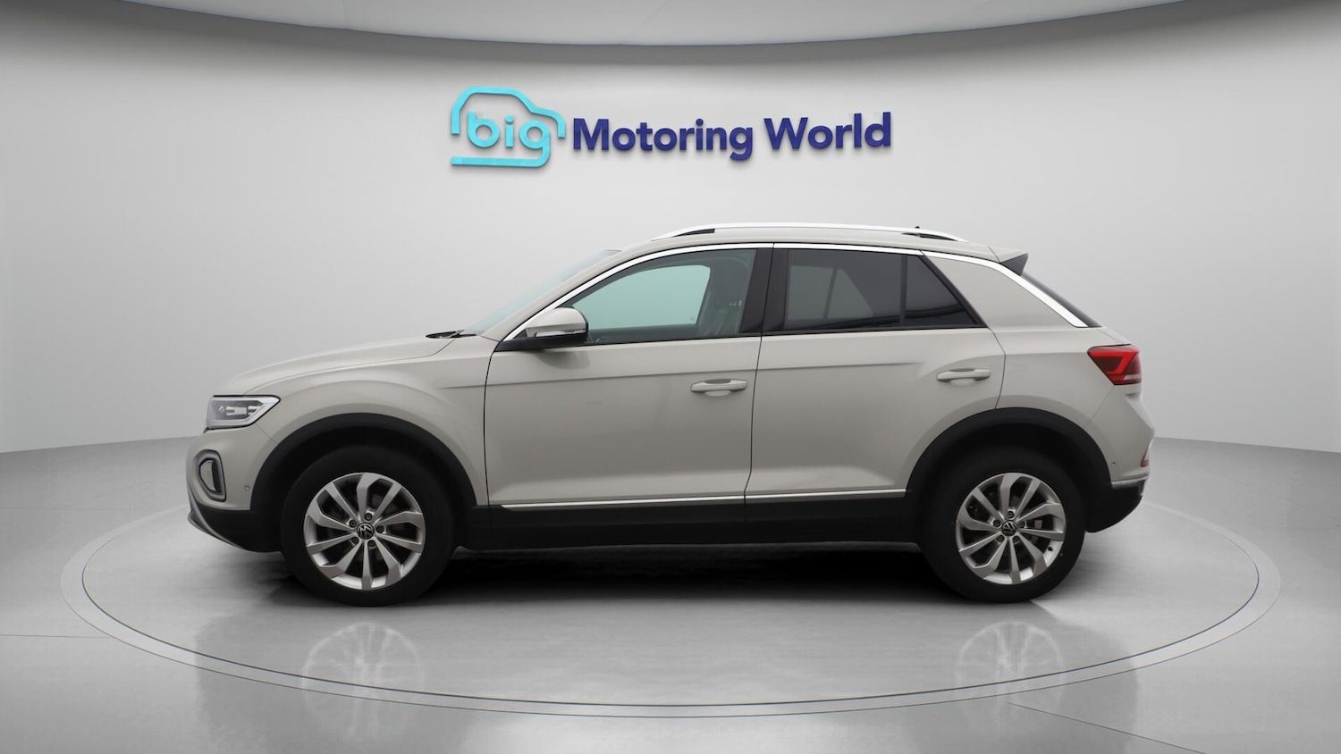 Used Volkswagen T-Roc 2023 for sale - 76247003: Photo 5
