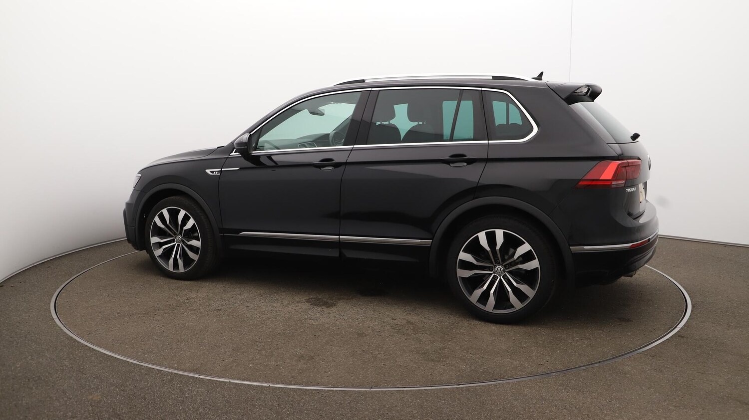 Used Volkswagen Tiguan 2020 for sale - 76153167: Photo 50