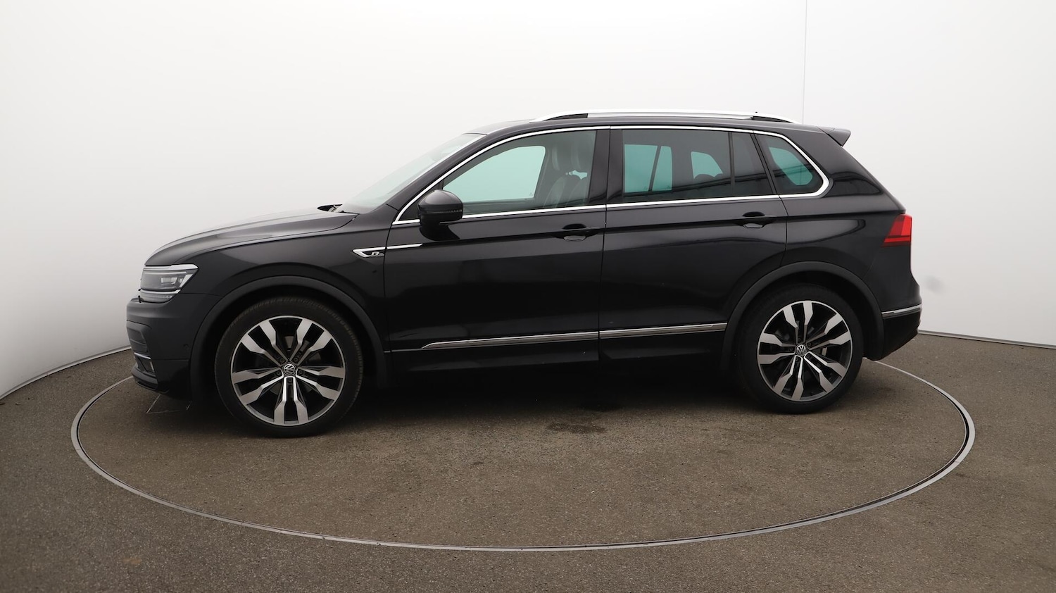 Used Volkswagen Tiguan 2020 for sale - 76153167: Photo 68