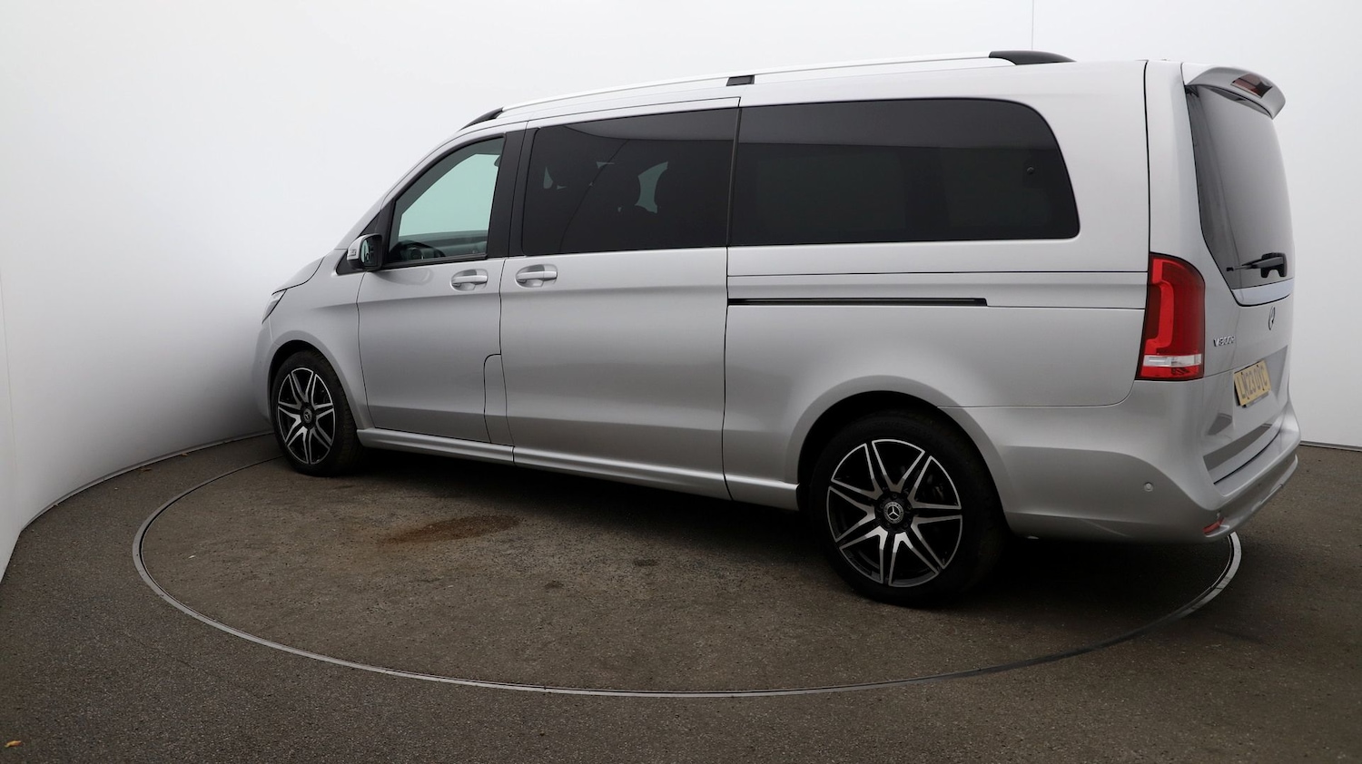 Used Mercedes-Benz V-Class 2023 for sale - 76812809: Photo 31