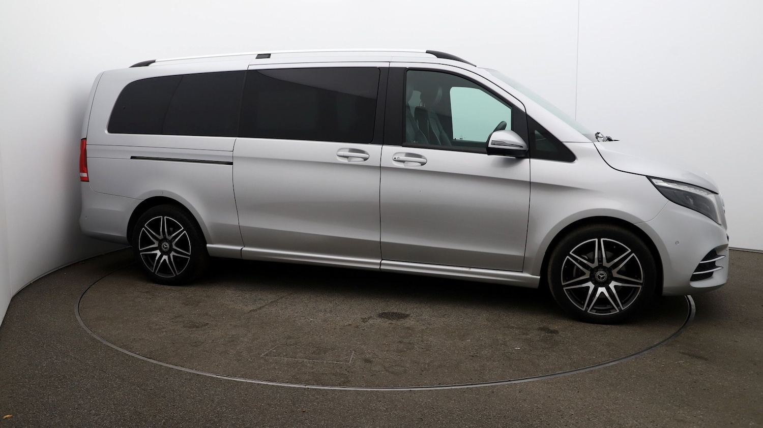 Used Mercedes-Benz V-Class 2023 for sale - 76812809: Photo 43