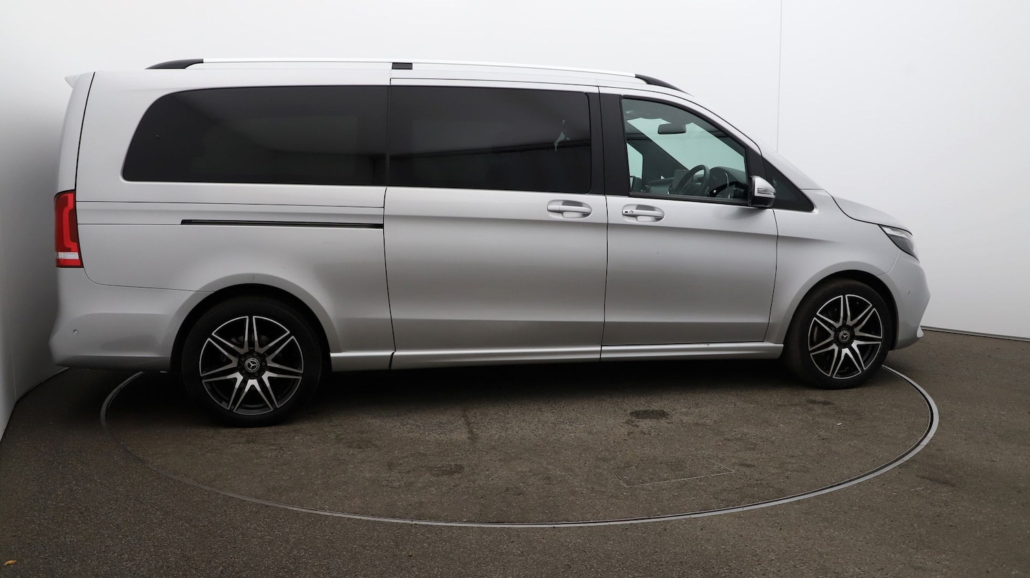 Used Mercedes-Benz V-Class 2023 for sale - 76812809: Photo 46