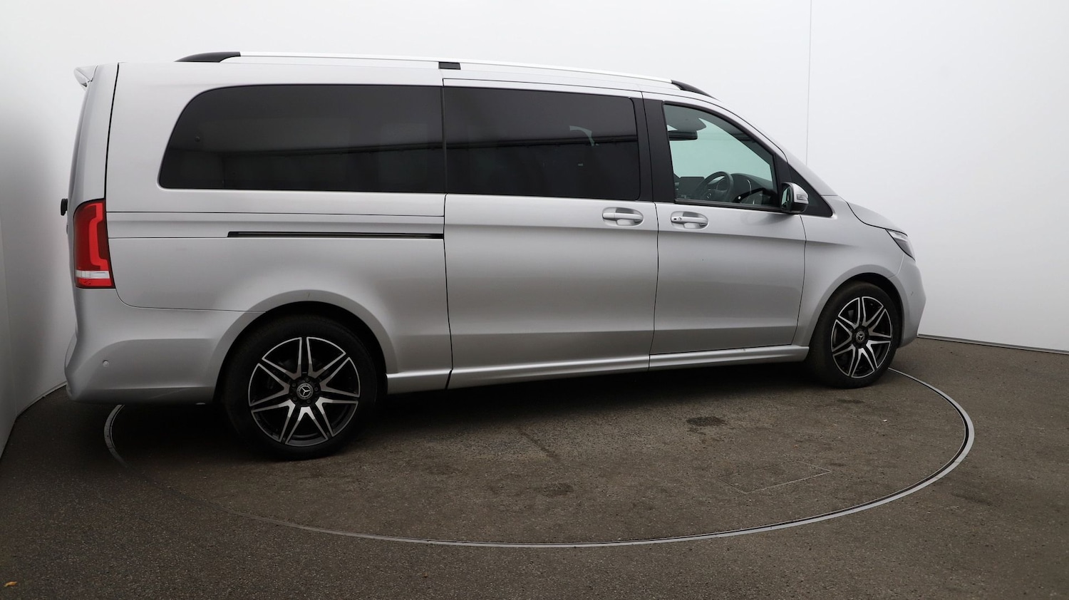 Used Mercedes-Benz V-Class 2023 for sale - 76812809: Photo 47