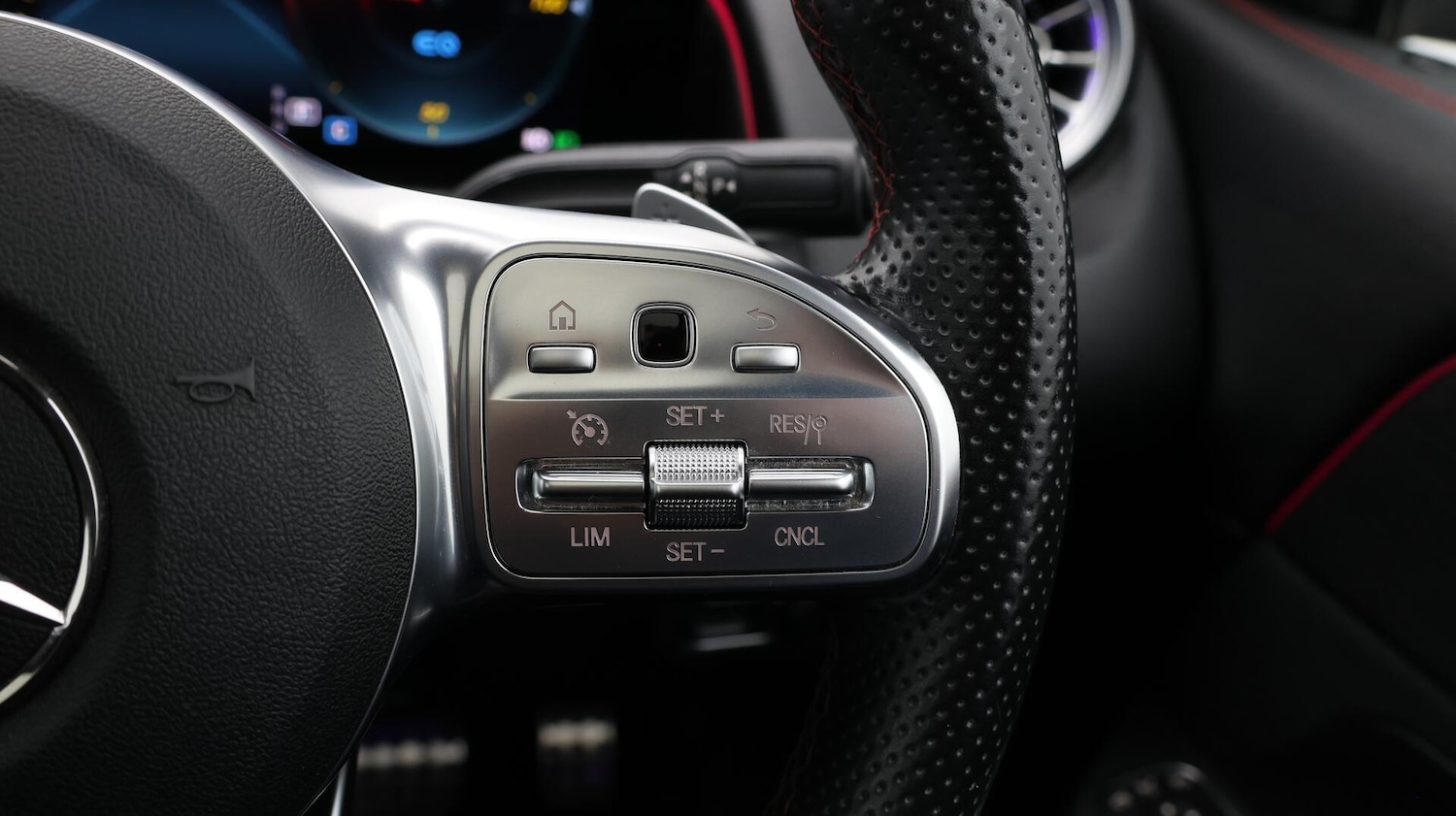 Used Mercedes-Benz EQB 2022 for sale - 76549066: Photo 30