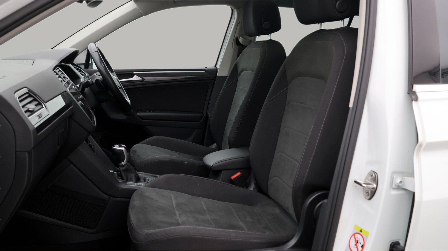 Used Volkswagen Tiguan 2023 for sale - 77688944: Photo 14