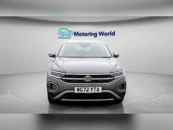 Used Volkswagen T-Roc 2023 for sale - 77635410: Photo