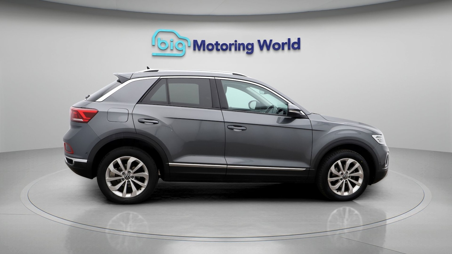 Used Volkswagen T-Roc 2023 for sale - 77635410: Photo 8