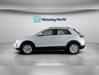 Used Volkswagen T-Roc 2023 for sale - 79216682: Photo