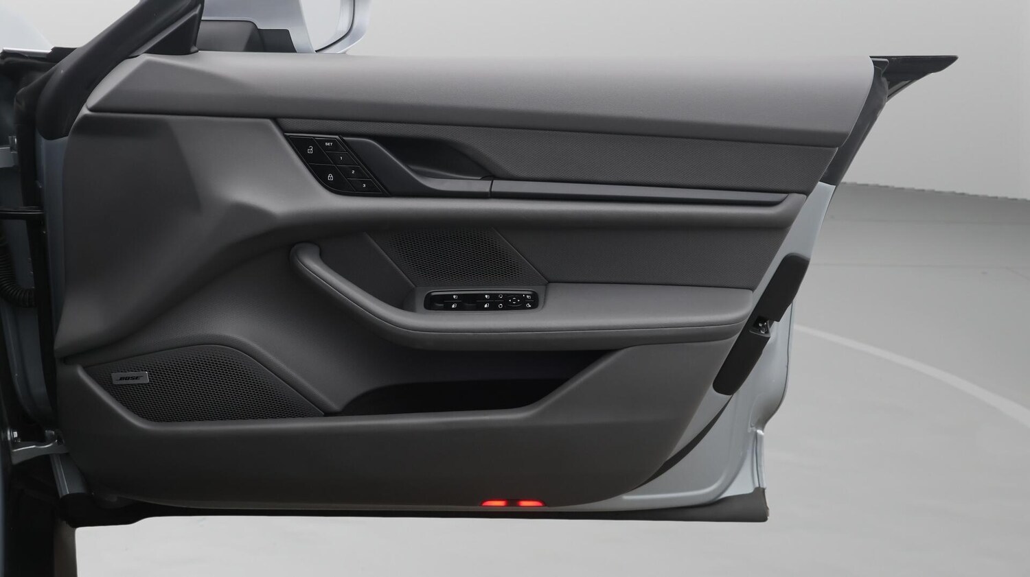 Used Porsche Taycan 2021 for sale - 76656945: Photo 16