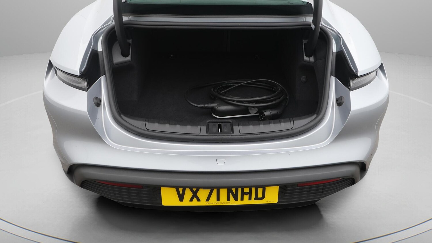 Used Porsche Taycan 2021 for sale - 76656945: Photo 18