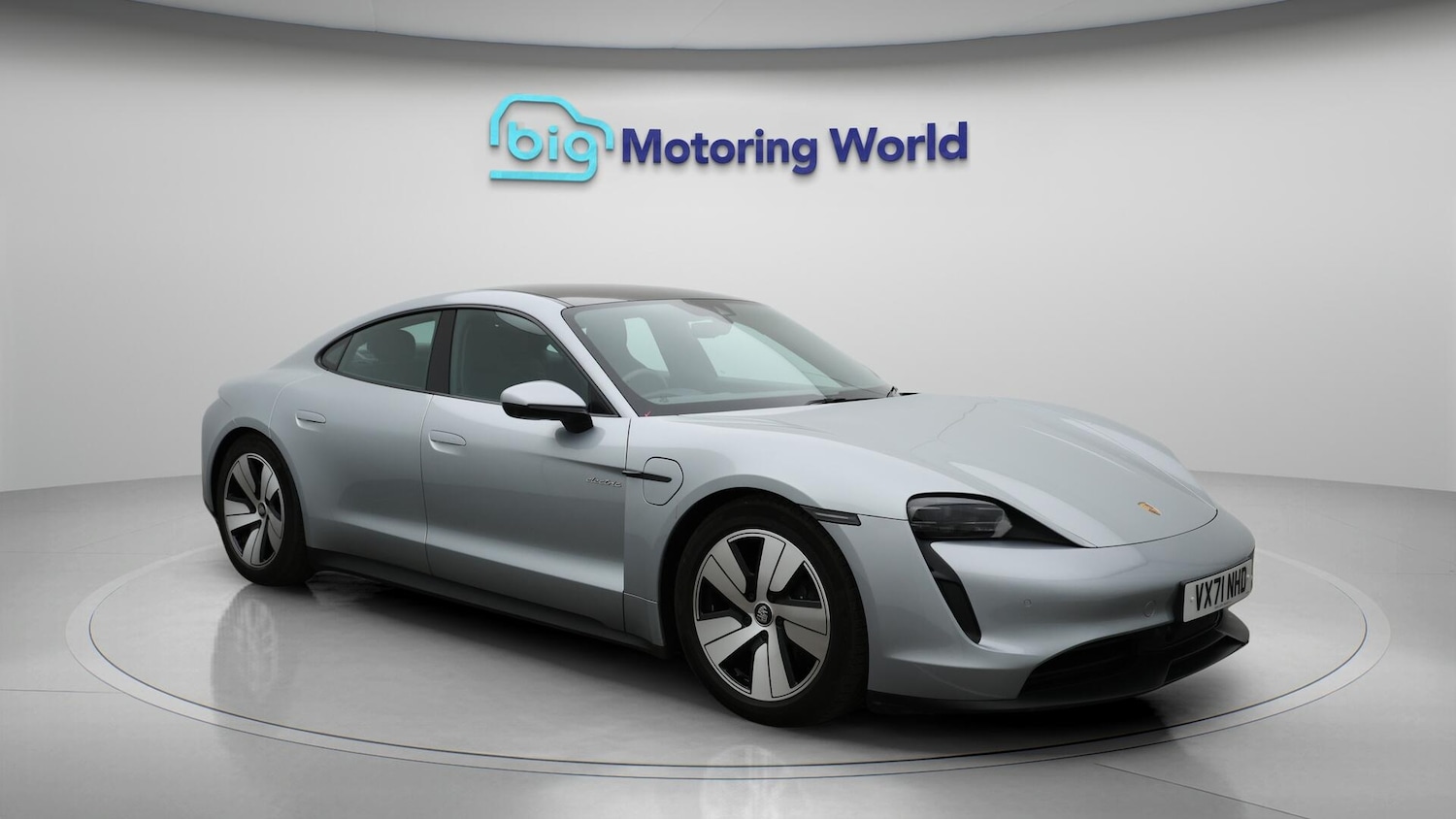 Used Porsche Taycan 2021 for sale - 76656945: Photo 2