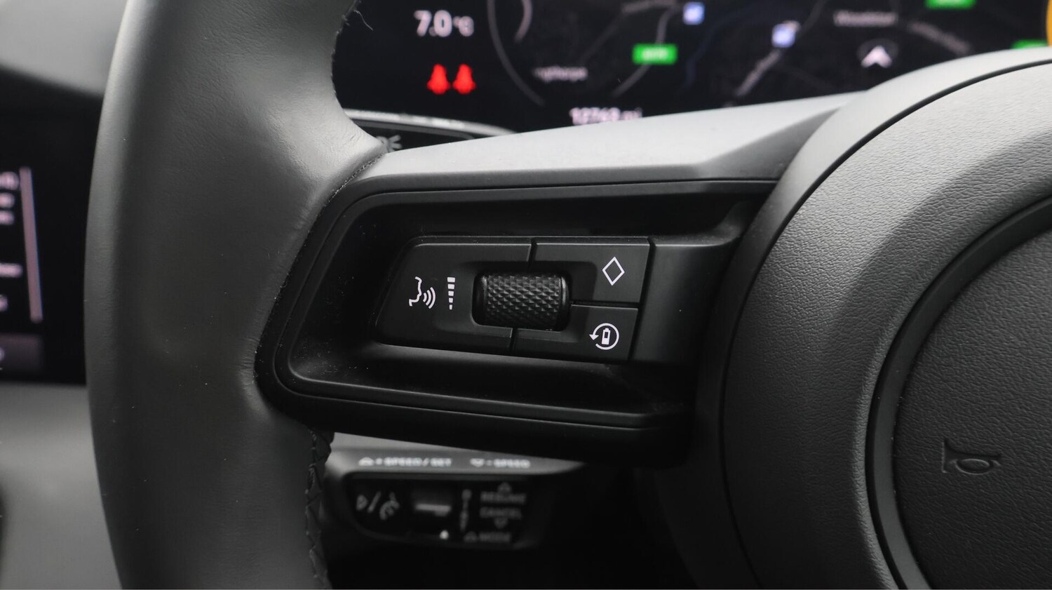 Used Porsche Taycan 2021 for sale - 76656945: Photo 25