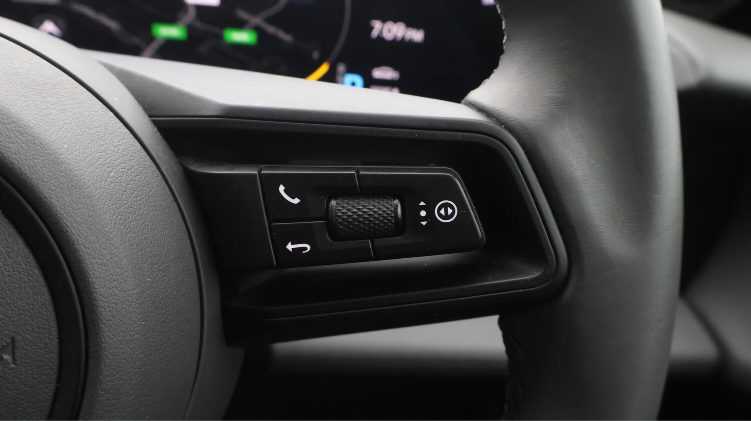 Used Porsche Taycan 2021 for sale - 76656945: Photo 26