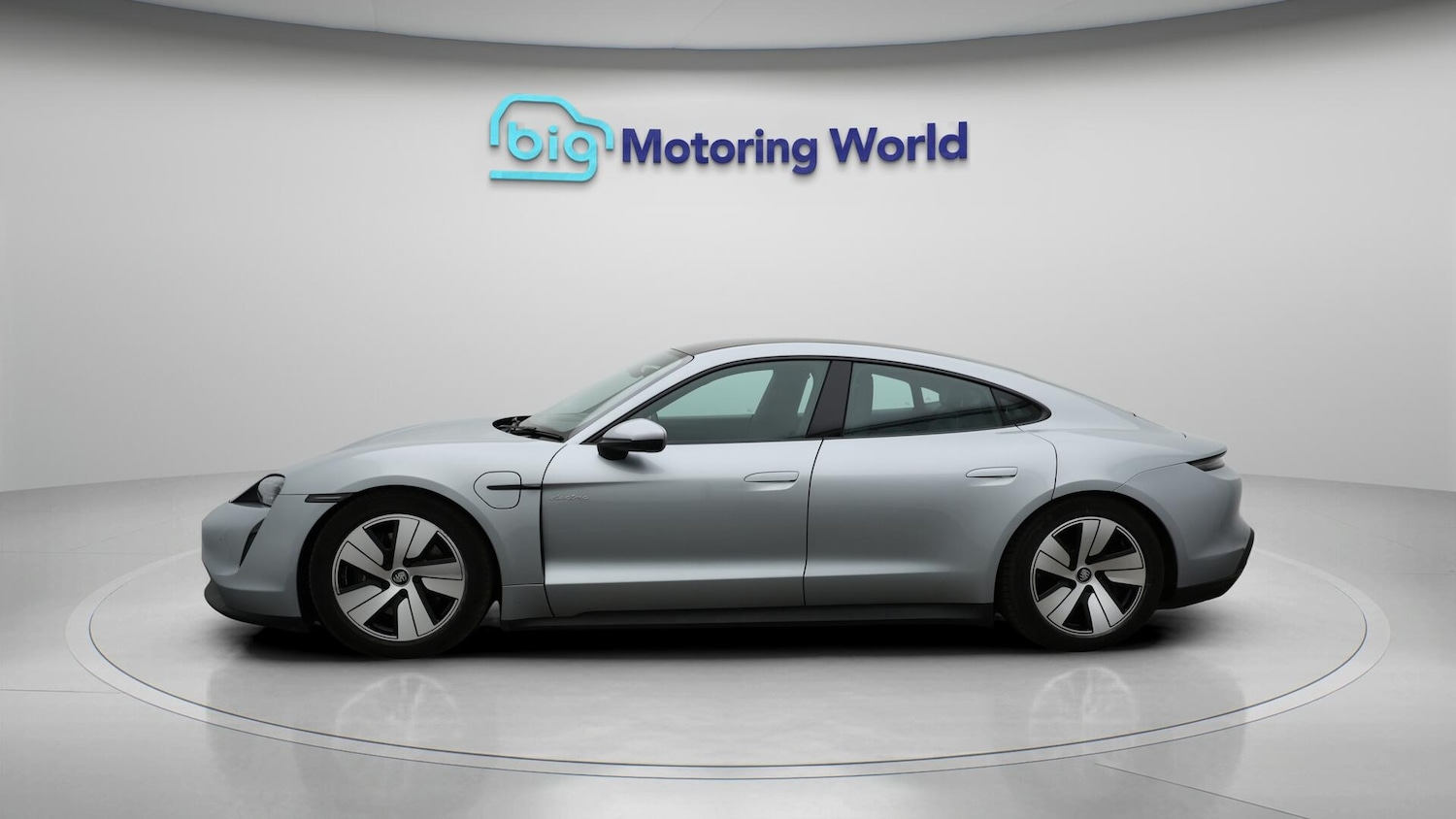 Used Porsche Taycan 2021 for sale - 76656945: Photo 5