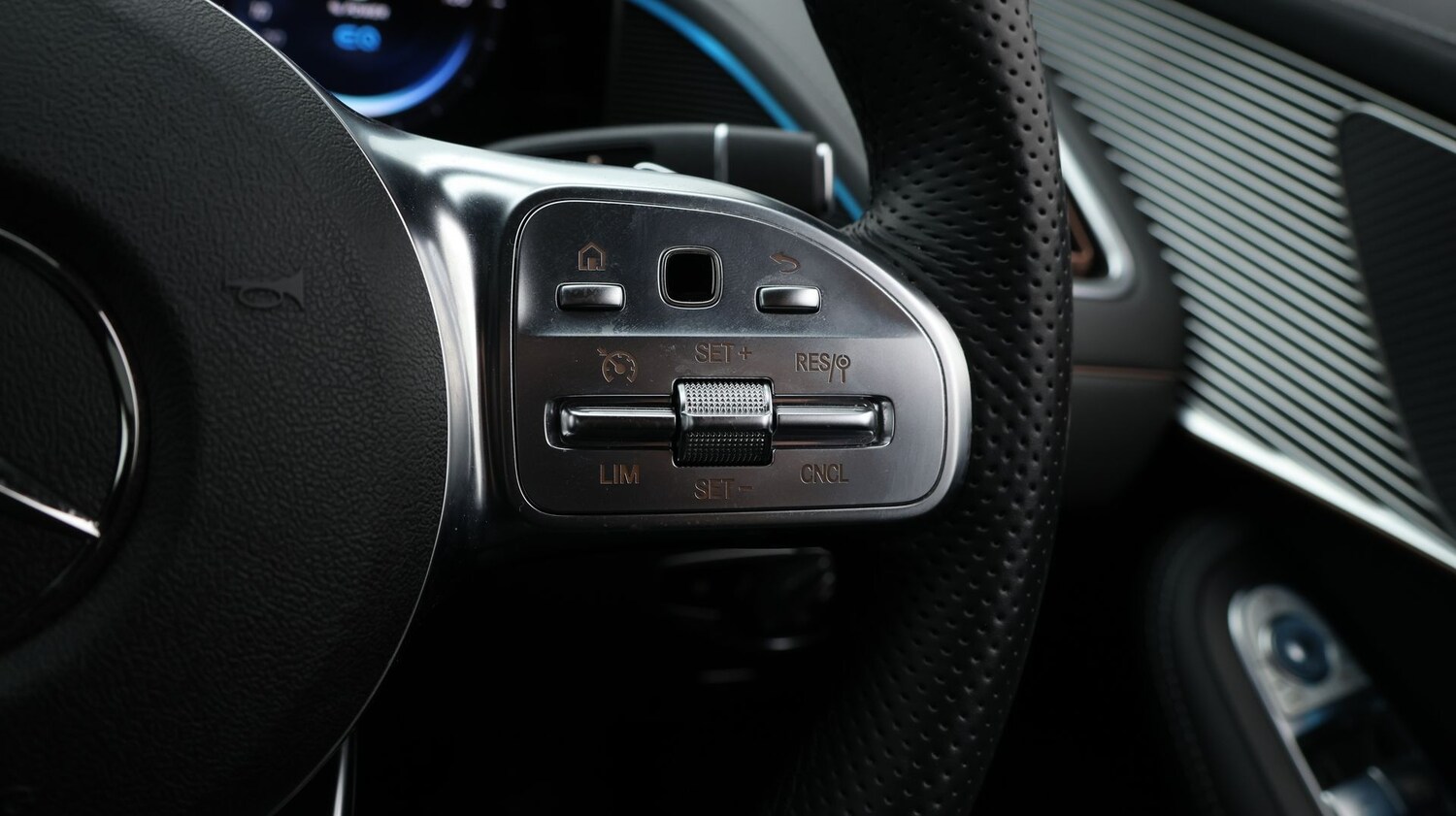 Used Mercedes-Benz EQC for sale - 77181547: Photo 26