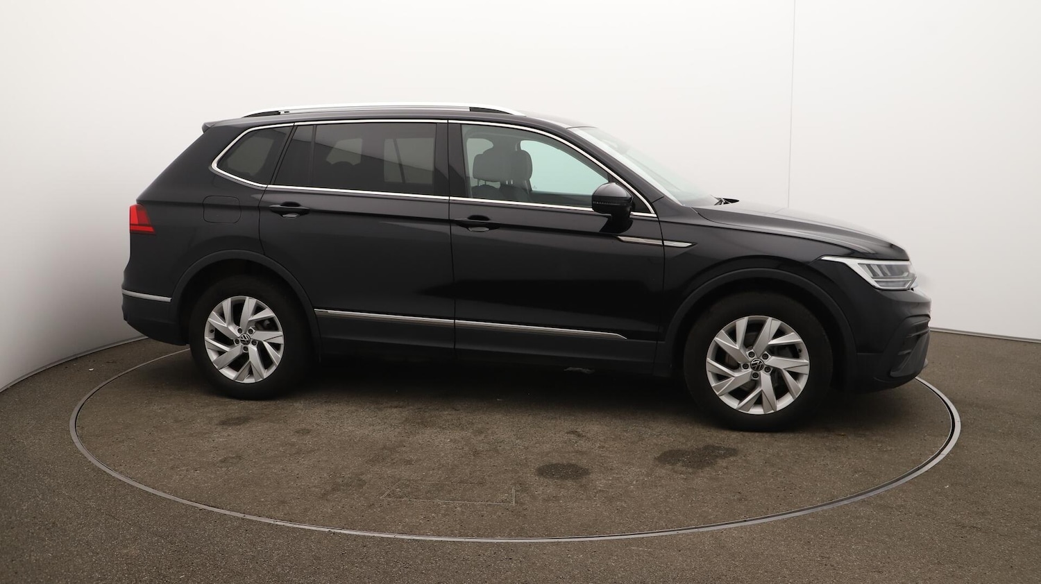 Used Volkswagen Tiguan Allspace 2024 for sale - 76714791: Photo 51