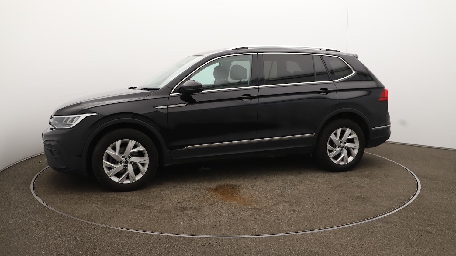 Used Volkswagen Tiguan Allspace 2024 for sale - 76714791: Photo 69