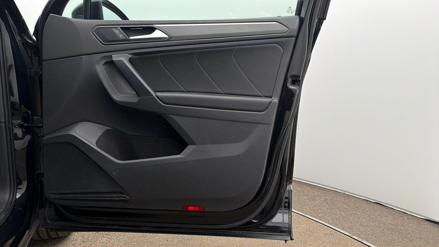 Used Volkswagen Tiguan 2021 for sale - 77945637: Photo 14