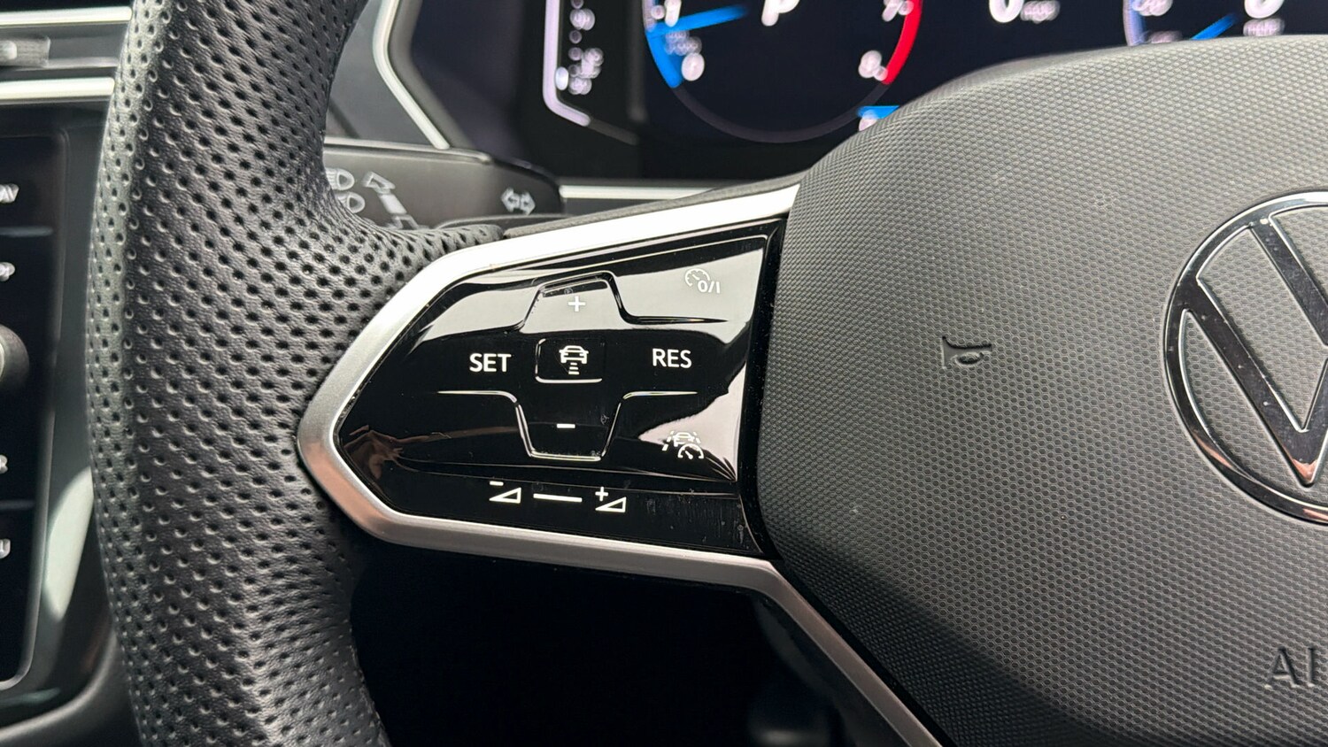 Used Volkswagen Tiguan 2021 for sale - 77945637: Photo 23