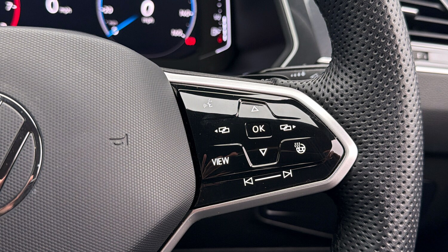 Used Volkswagen Tiguan 2021 for sale - 77945637: Photo 24