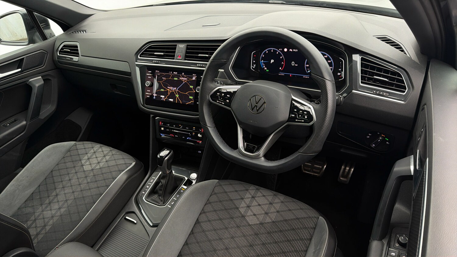 Used Volkswagen Tiguan 2021 for sale - 77945637: Photo 9