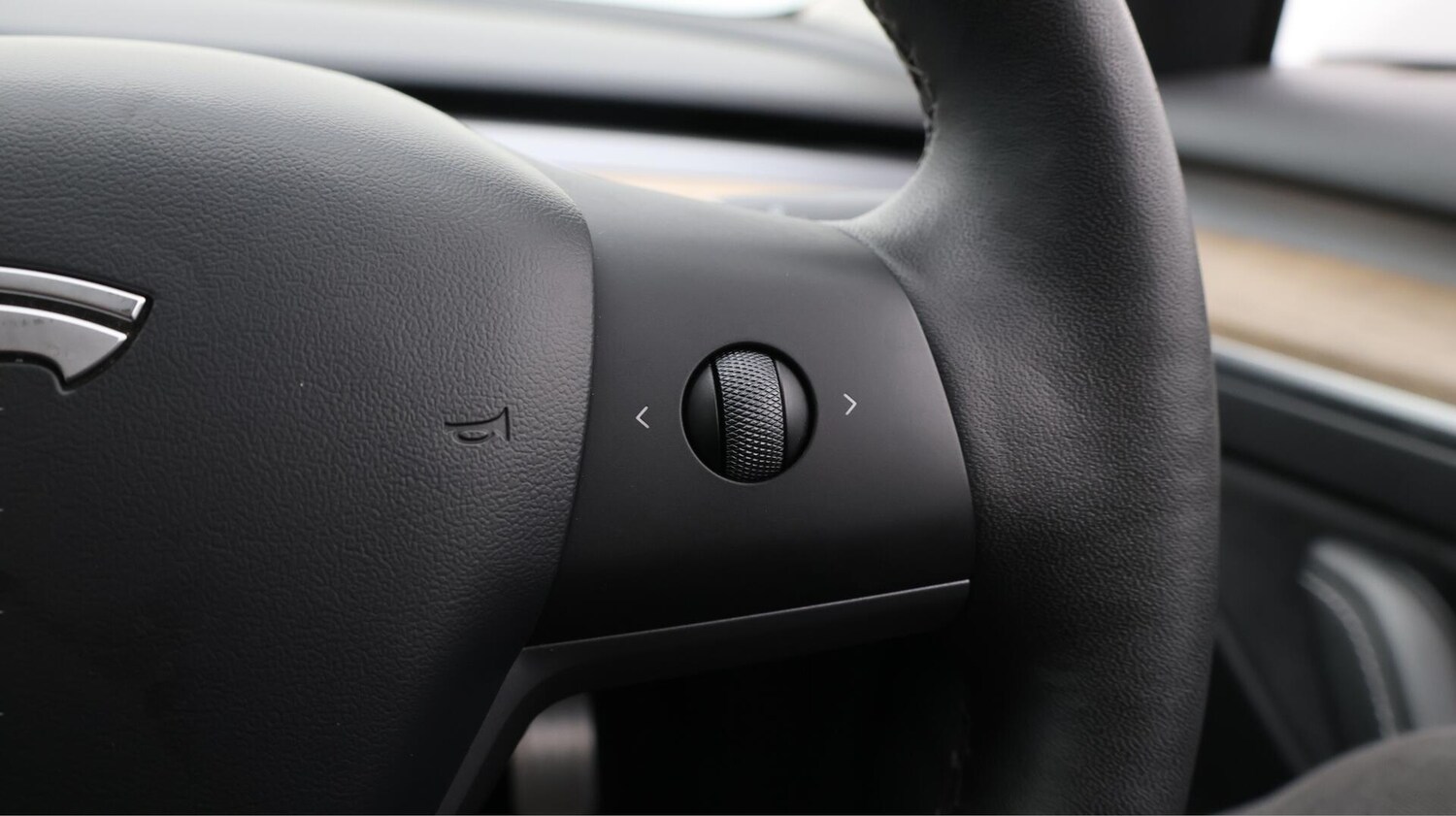 Used Tesla Model 3 2021 for sale - 76645122: Photo 27