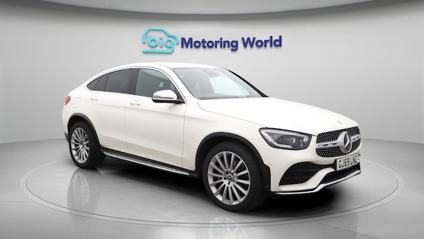 Used Mercedes-Benz GLC 2019 for sale - 75635297: Photo 2