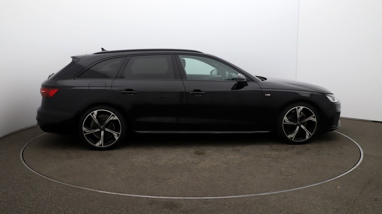 Used Audi A4 Avant for sale - 76811970: Photo 42