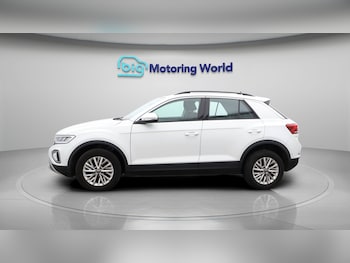 Used Volkswagen T-Roc 2023 for sale - 77520411: Photo