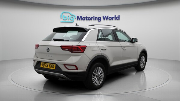 Used Volkswagen T-Roc 2023 for sale - 75990494: Photo 8