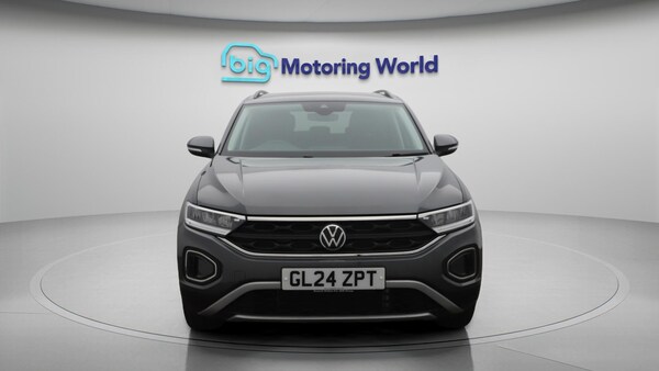 Used Volkswagen T-Roc 2024 for sale - 75720713: Photo 3