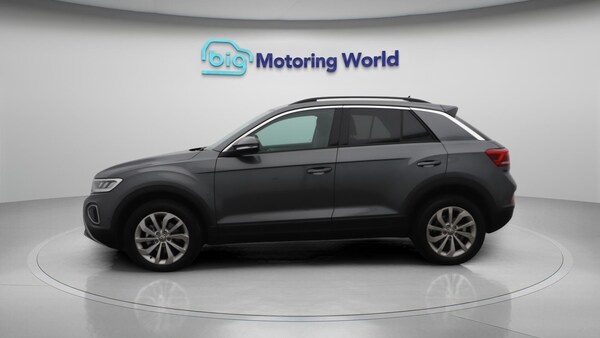 Used Volkswagen T-Roc 2024 for sale - 75720713: Photo 5