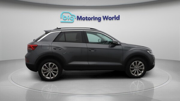 Used Volkswagen T-Roc 2024 for sale - 75720713: Photo 9