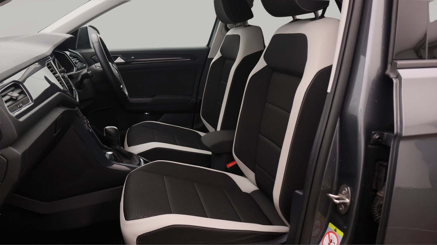 Used Volkswagen T-Roc 2020 for sale - 77617605: Photo 14