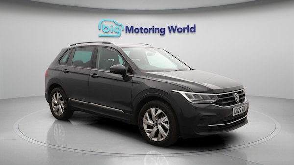Used Volkswagen Tiguan 2022 for sale - 75601282: Photo 2