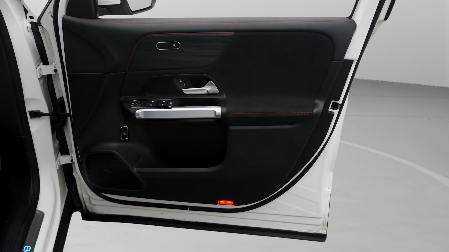 Used Mercedes-Benz EQB 2023 for sale - 77617596: Photo 15