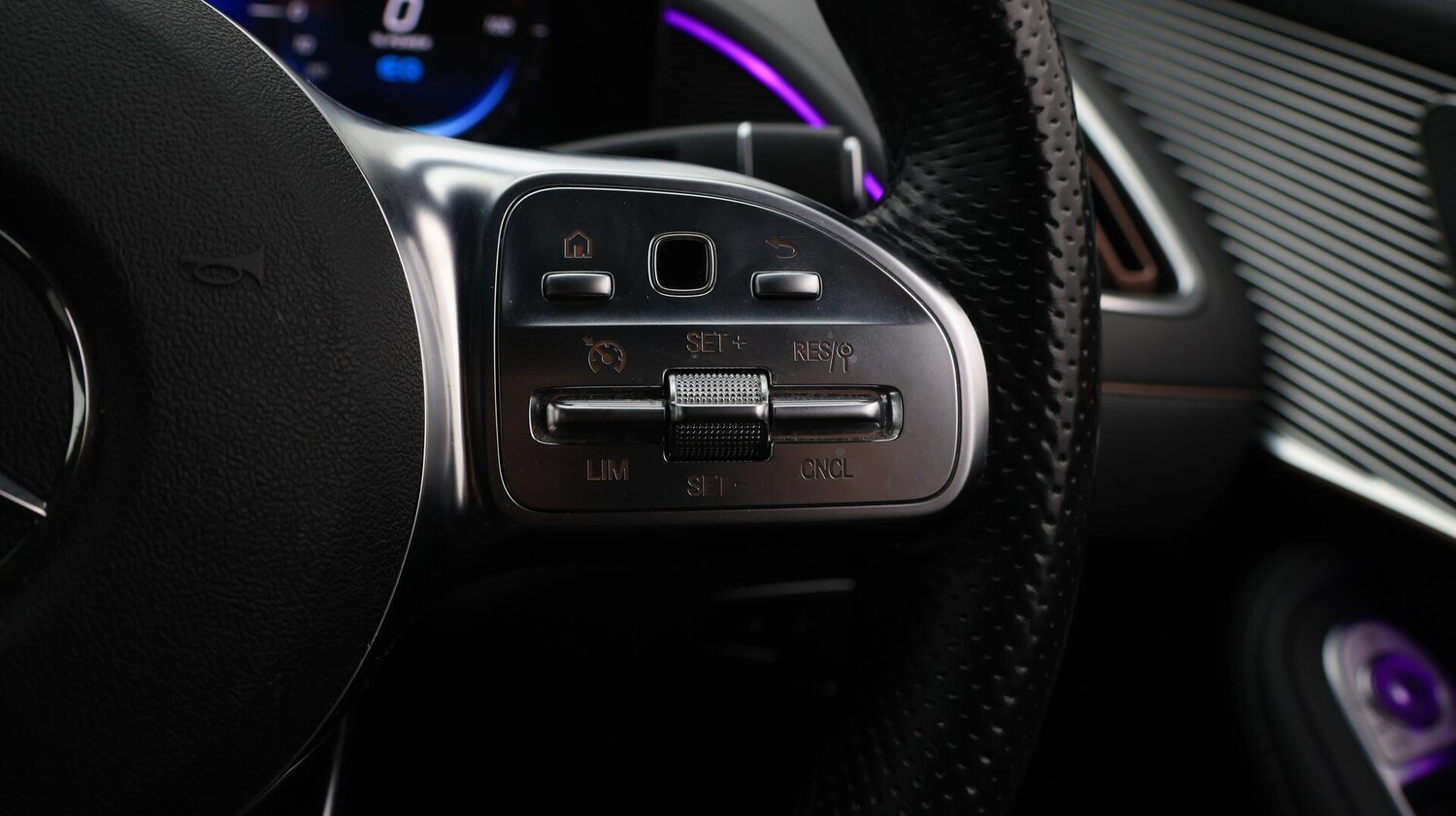 Used Mercedes-Benz EQC 2020 for sale - 76432438: Photo 28