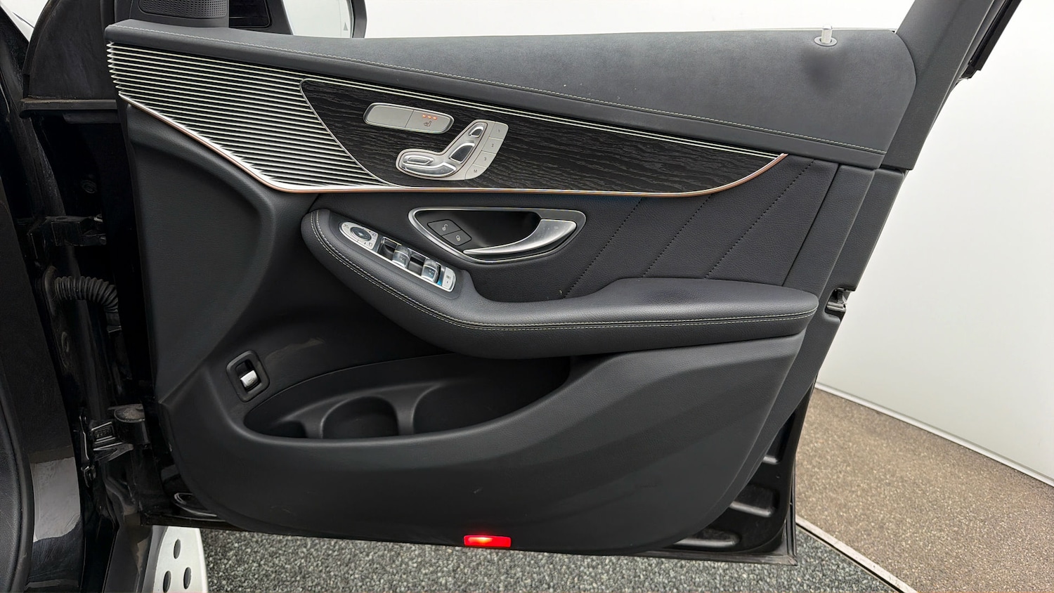 Used Mercedes-Benz EQC 2023 for sale - 78209699: Photo 14