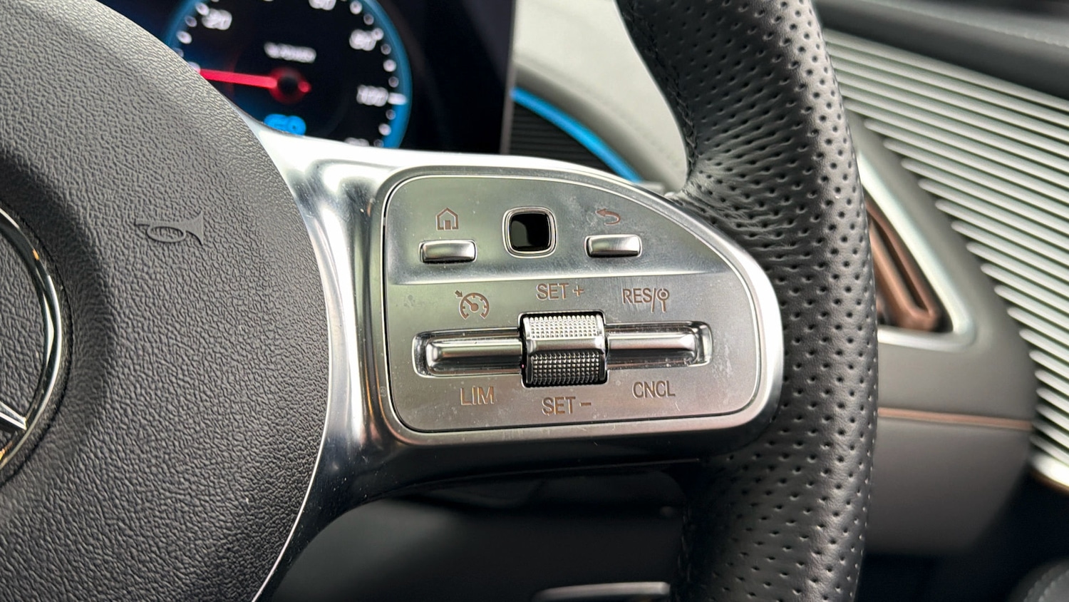 Used Mercedes-Benz EQC 2023 for sale - 78209699: Photo 24